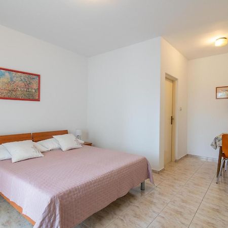 Apartments With A Parking Space Mandre, Pag - 18748 コラン エクステリア 写真