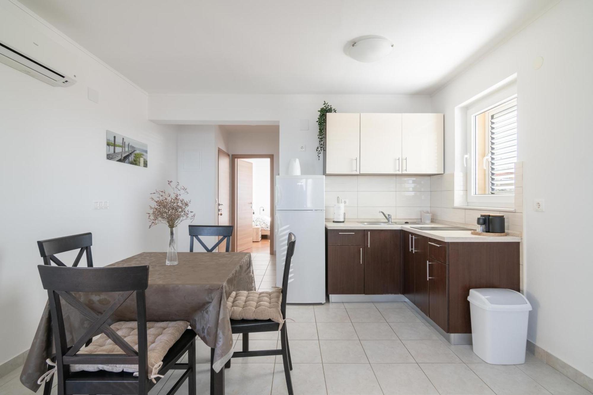 Apartments With A Parking Space Mandre, Pag - 18748 コラン エクステリア 写真