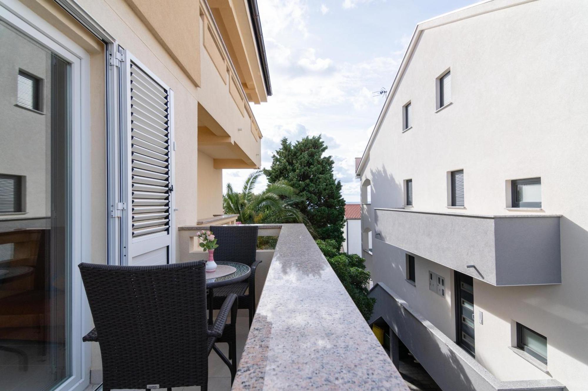 Apartments With A Parking Space Mandre, Pag - 18748 コラン エクステリア 写真