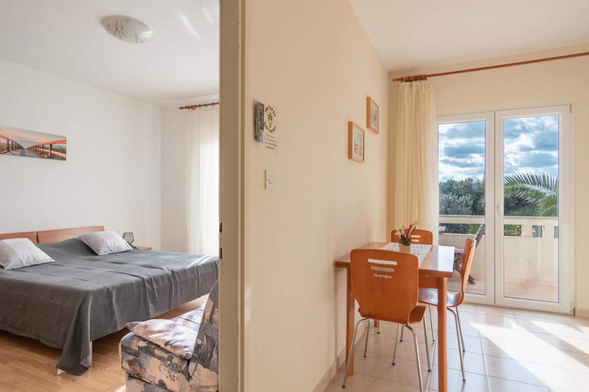 Apartments With A Parking Space Mandre, Pag - 18748 コラン 部屋 写真